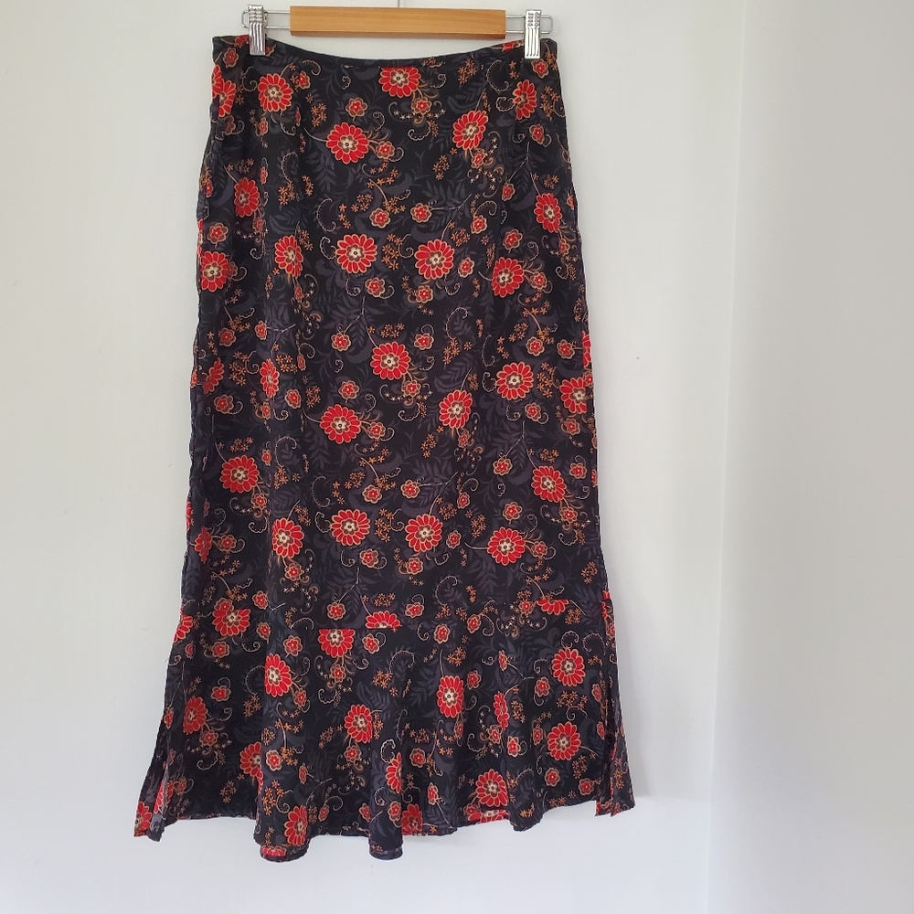 Vintage SAG HARBOR Sz 10 Boho Black Red Floral Midi Skirt Gypsy Ruffle Hem Zip